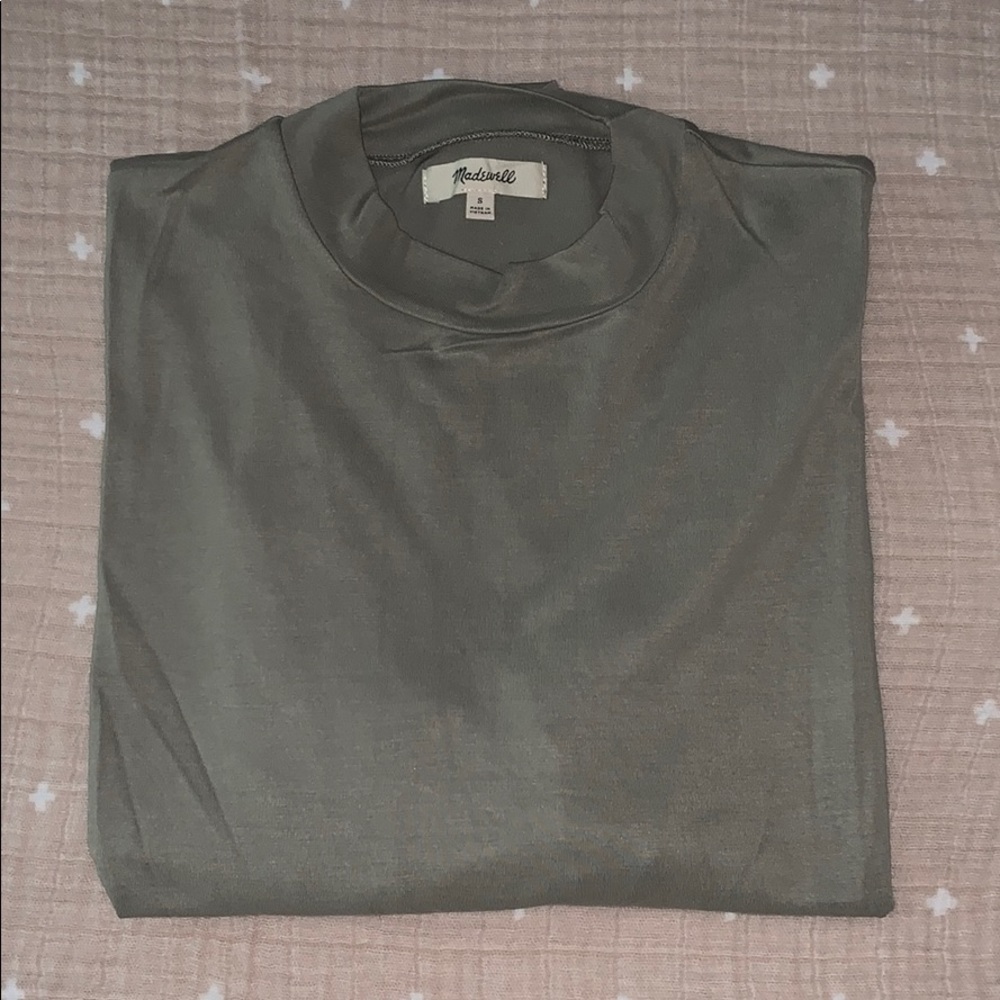 Madewell top (does not include other items)